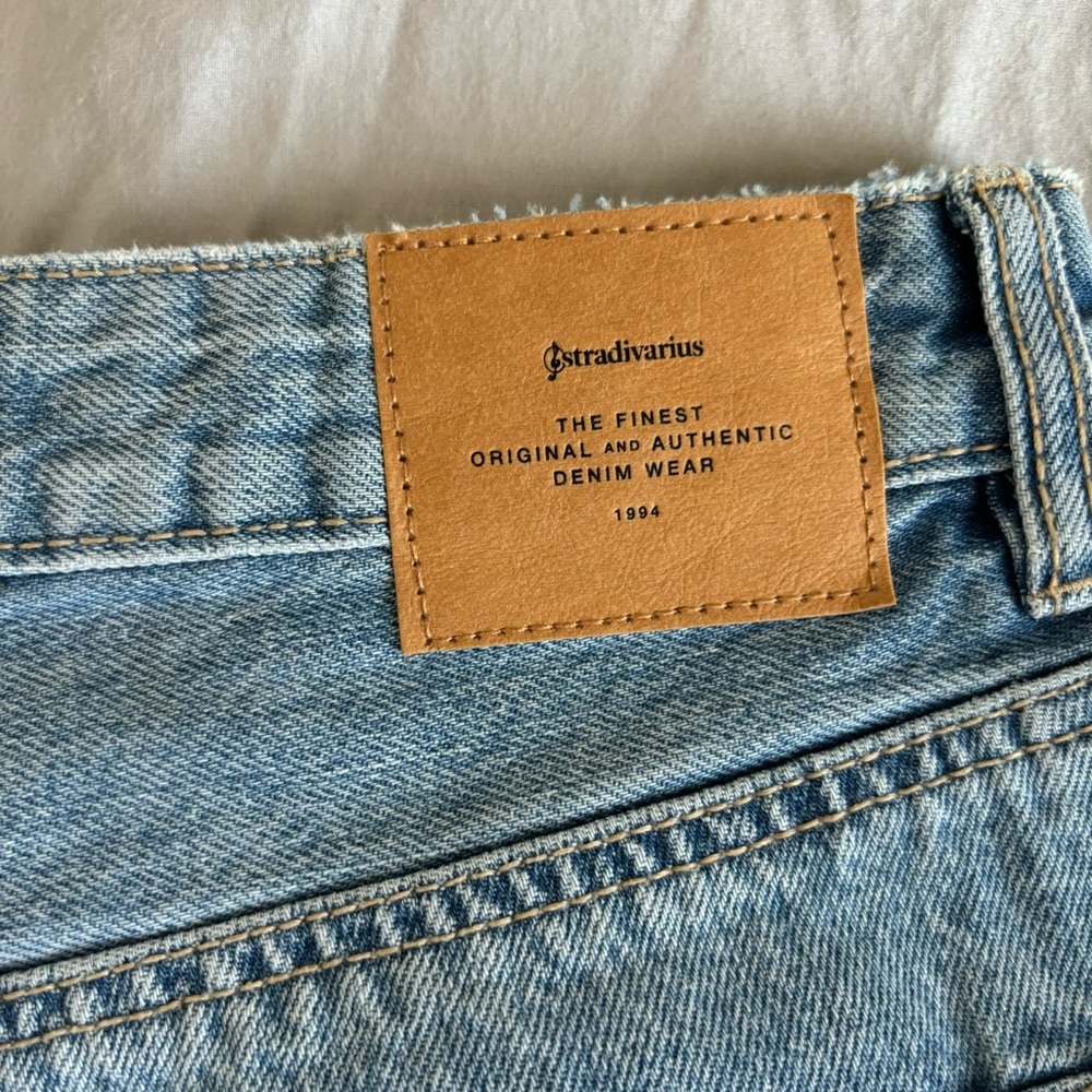 Stradivarius Mom Fit Denim Shorts - size 4 - Picture 3 of 9